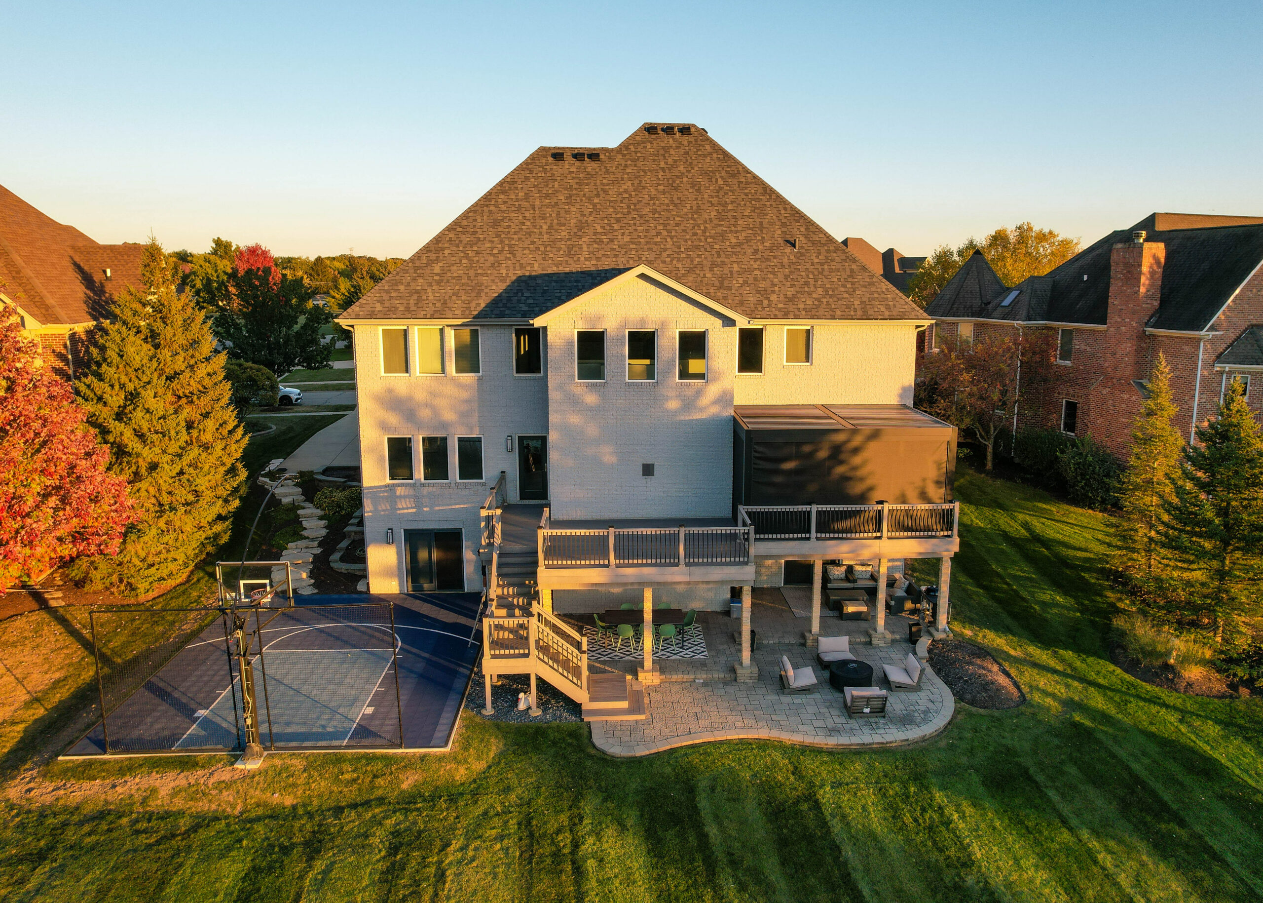 Deck with pergola
