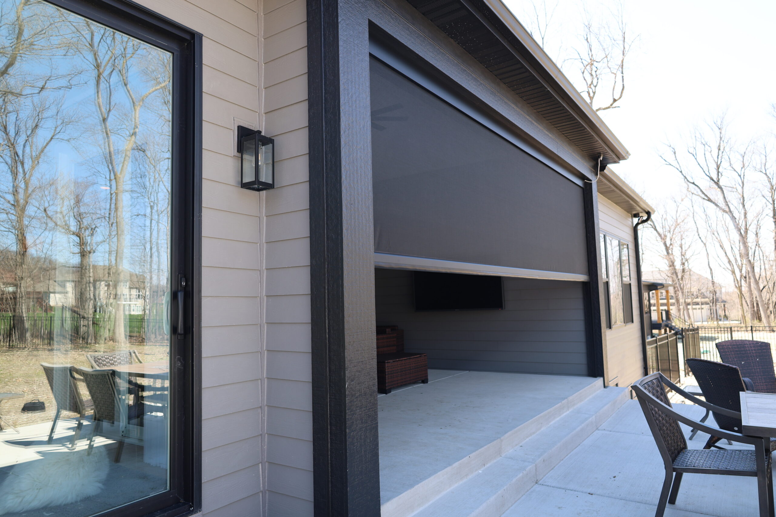 Retractable screens